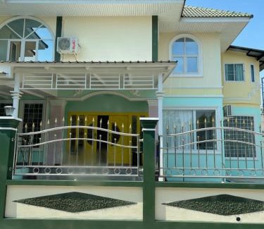 Khlong Kha Chen Villa | minimal house phichit