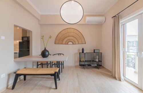 Pasalimani Apartment | Minimal Retreat w/Watercoloured Sunset View