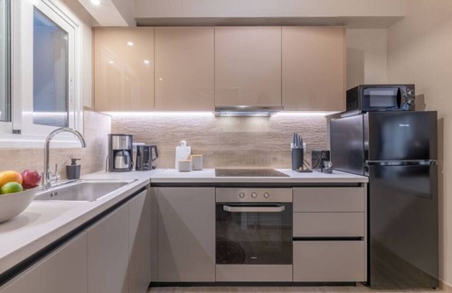 Pasalimani Apartment | Minimal Retreat w/Watercoloured Sunset View
