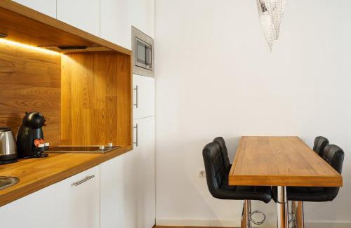 La Victoria Apartment | Minimal Rooms by ELE Apartments