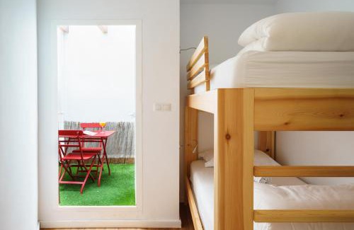 La Victoria Apartment | Minimal Rooms by ELE Apartments