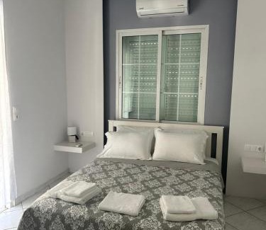 Petalidi Apartment | Minimal Stay House