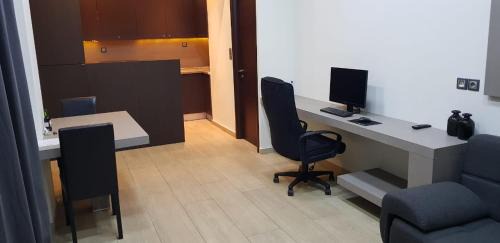 Palaio Faliro Apartment | Minimal Studio in Paleo Faliro
