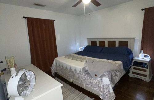 Tuscaloosa House | Minimalist contemporary home 8 minutes from UA, Pet friendly!!