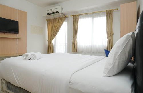 Depok Apartment | Minimalist Studio Park View Condominium Apartment near Mall By Travelio