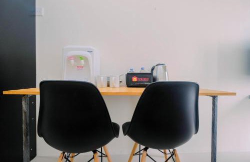 Bogor Apartment | Minimalist Studio Room Bogorienze Resort near The Jungle By Travelio
