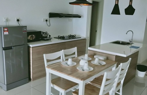 Central District Apartment | Minimalist urban living near Midvalley Southkey