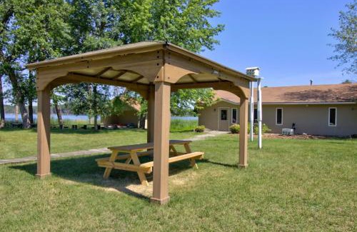 Clitherall House | Minnesota Lake Home Resort Studio-Style Cottage