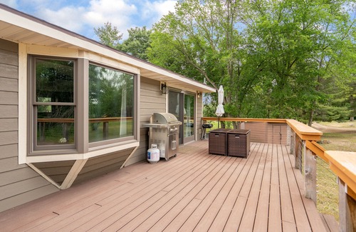 Somerset House | MINNeSTAY* Somerset River Retreat