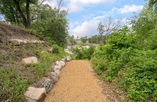 Somerset House | MINNeSTAY* Somerset River Retreat