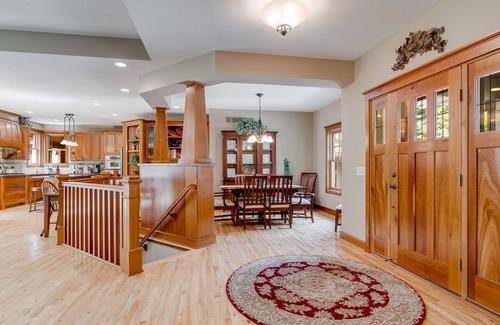 Shakopee House | MINNeSTAY* Woodhaven Retreat | Valentine's Day