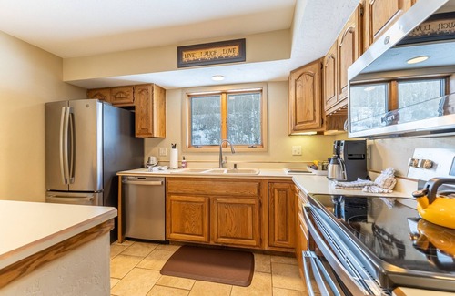 Keystone Condo | Mins To Base of Keystone, Private Sauna & 2 Balconies w/Partial Slope Views!