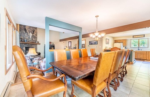 Keystone Condo | Mins To Base of Keystone, Private Sauna & 2 Balconies w/Partial Slope Views!