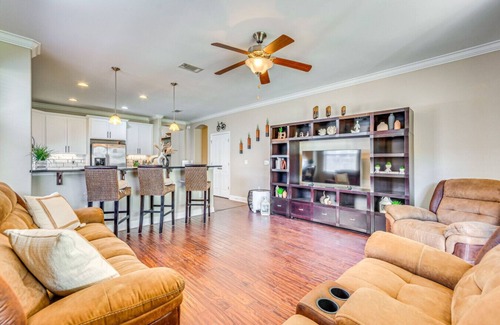 Mary Esther Apartment | Mins to Beach Pet Friendly Private Yard WiFi