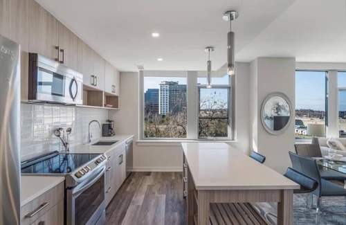 Reston Apartment | Mins to Lake Anne Plaza | In/Outdoor Yogs | Reston Town Center