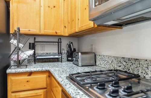 Shaver Lake Cabin | Mins to Lake, enjoy Shaver at PJ's Retreat!