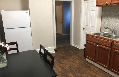 Windsor Park Apartment | Mins To Mass Ave -workspace, Smart Tv & Ac