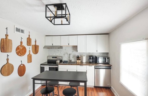 Clifton Heights House | Mins to OTR & Findlay Market! Great For Work Travel! 2BR/Condo