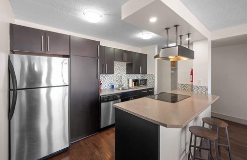 Beltline Apartment | Mins to Saddledome |Free Parking |Central DT Condo