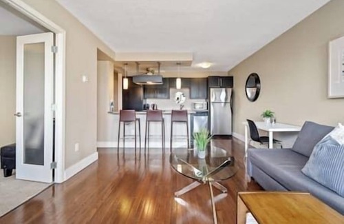 Southwest Calgary Apartment | Mins to Saddledome | Parking | Central Downtown