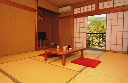 Yudanaka Shibu Onsen House | Minshuku Miyama