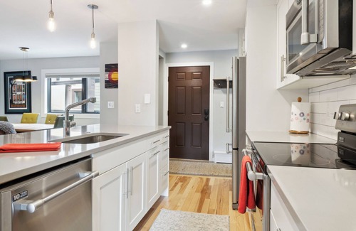 Vail Condo | Mint 2 BR/2BA Condo above Town of Vail Bus Stop