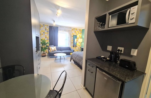 Greater Johannesburg Metropolitan Area Hotel | MINT Express Melrose View