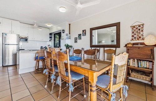 Point Lookout Apartment | Mintee 3 | Beachfront, 4 bed, 2.5 bath - 50m to beach with views