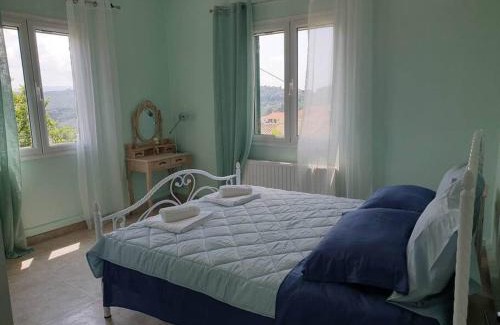 Peroulades House | Minty escape house