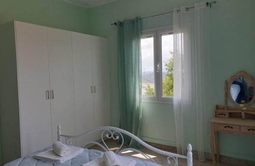 Peroulades House | Minty escape house