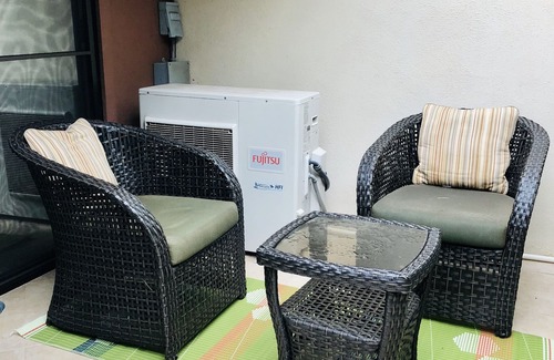 Kihei Condo | Minute walk to the beach! Updated, clean Three Bed/Two bath condo! Sleeps 8