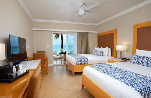Philipsburg House | Minutes Away from Philipsburg! 3 Spacious Suites w/ Free Parking, Swimming Pools