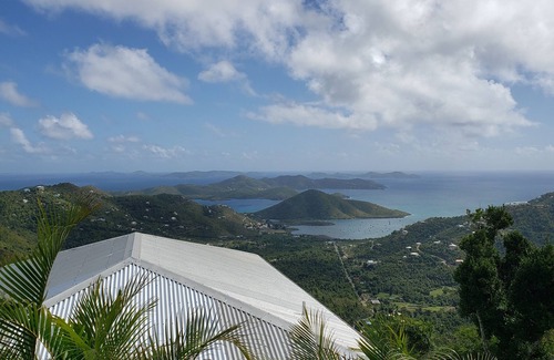 Maho Bay Quarter Apartment | Minutes from beaches & trails of the National Park, with a large bedroom .