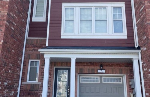 Wasaga Beach House | Minutes from Blue Mountain! Enjoy your 3 level, family friendly winter retreat!