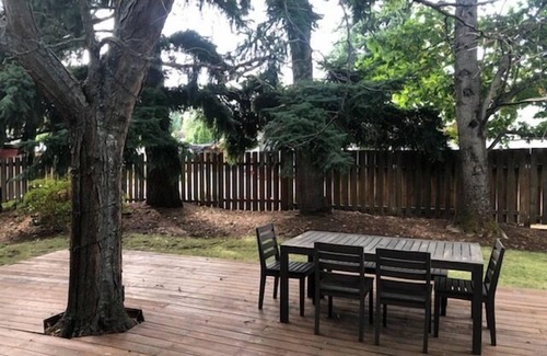 Hood River House | Minutes from Downtown, Fenced Backyard, A/C