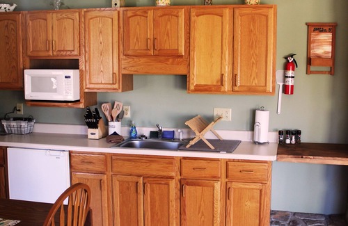 Makanda Cabin | Minutes from Giant City - SIU - Shawnee Winetrail - Cedar Lake - Shawnee Forest!