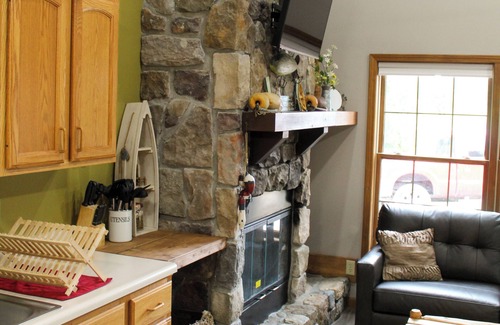Makanda Cabin | Minutes from Giant City - SIU - Shawnee Winetrail - Shawnee Forest - Cedar Lake