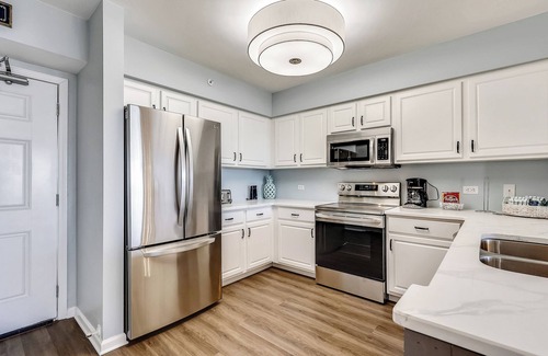 Destin Condo | Minutes From Private Beach! 3 Pools, Tiki Bar and Restaurant!