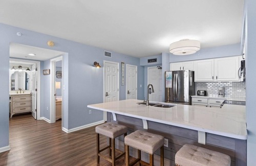 Destin Condo | Minutes From Private Beach! 3 Pools, Tiki Bar and Restaurant!