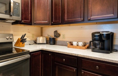 Pigeon Forge Cabin | Minutes From The Heart Of Pigeon Forge/Hot Tub/New