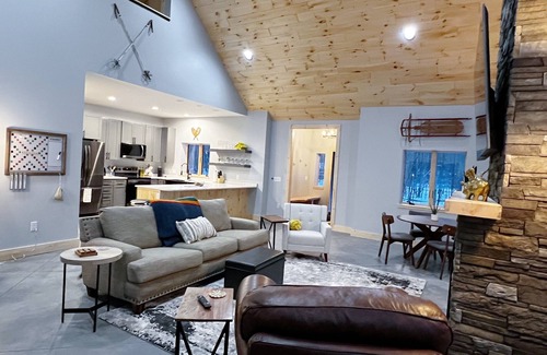 Bellaire Ski Chalet | Minutes from the Pink Lift at Shanty Creek