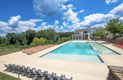 Oxford House | Minutes from The Square and Ole Miss Campus! Newly Renovated Townhome