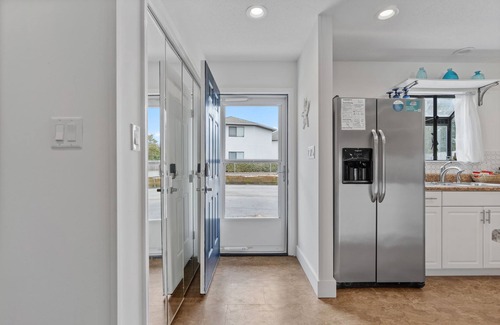 Miramar Beach House | Minutes to Beach, Pompano Joe | Dog-friendly, Pool