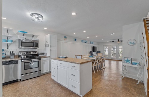 Miramar Beach House | Minutes to Beach, Pompano Joe | Dog-friendly, Pool