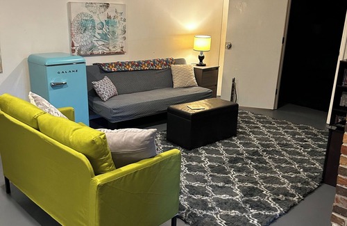 Chattanooga House | Minutes to Chattanooga Airport or downtown! Full basement in owners home.