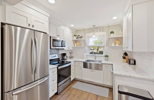 Mount Pleasant House | Minutes to Downtown Charleston, Shem Creek & Beach