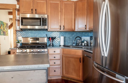 Hanover House | Minutes to Galena. Bird Cottage @ Sorriso Vineyard Galena Illinois