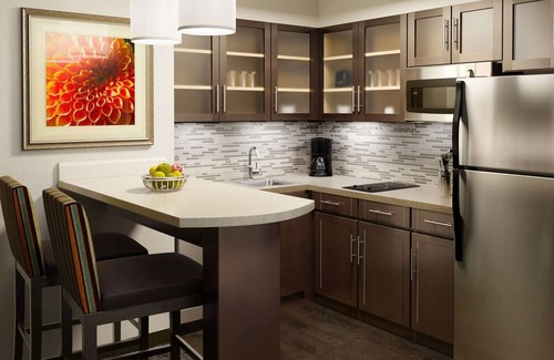 Las Colinas Apartment | Minutes to Grapevine Convention, Parking, Swimming Pool and FREE breakfast