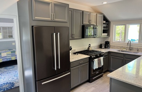 Truro House | Minutes to several local Beaches, Clean, A/C, fire pit, perfect family home!