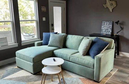Canyon Lake Apartment | Minutes to Swim, Pet Friendly, Sleeps 6, Jet Skis